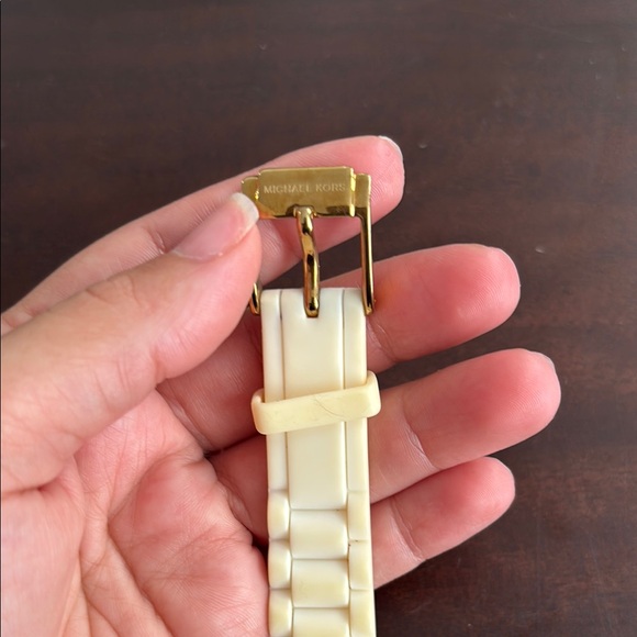 Michael Kors Gold and White Watch - Picture 6 of 6